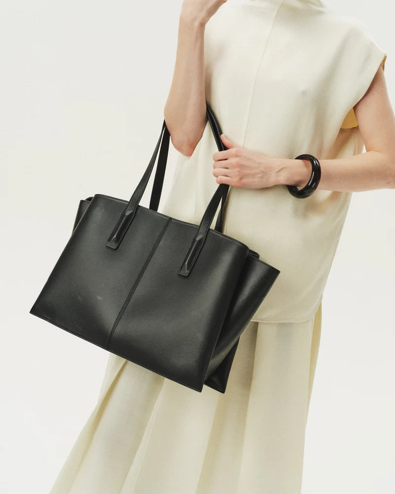 Oda Tote Bag