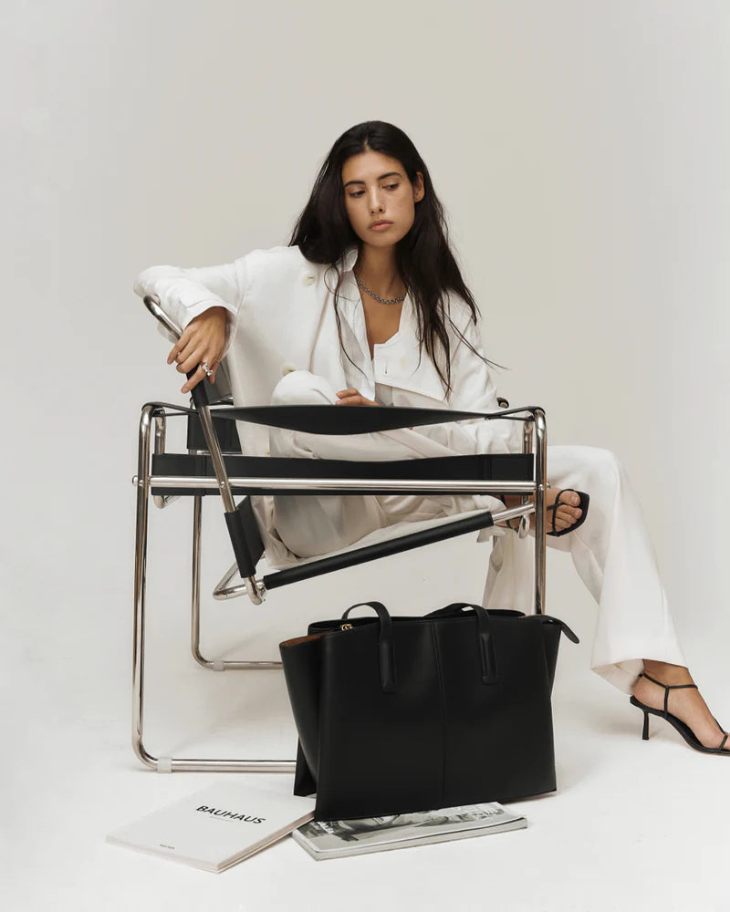 Oda Tote Bag